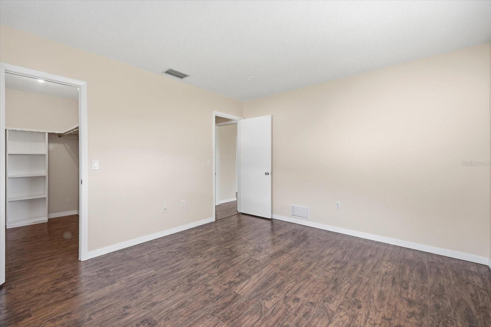Single Family Residence at 832 S GONDOLA DR, VENICE, photo 31 of 47