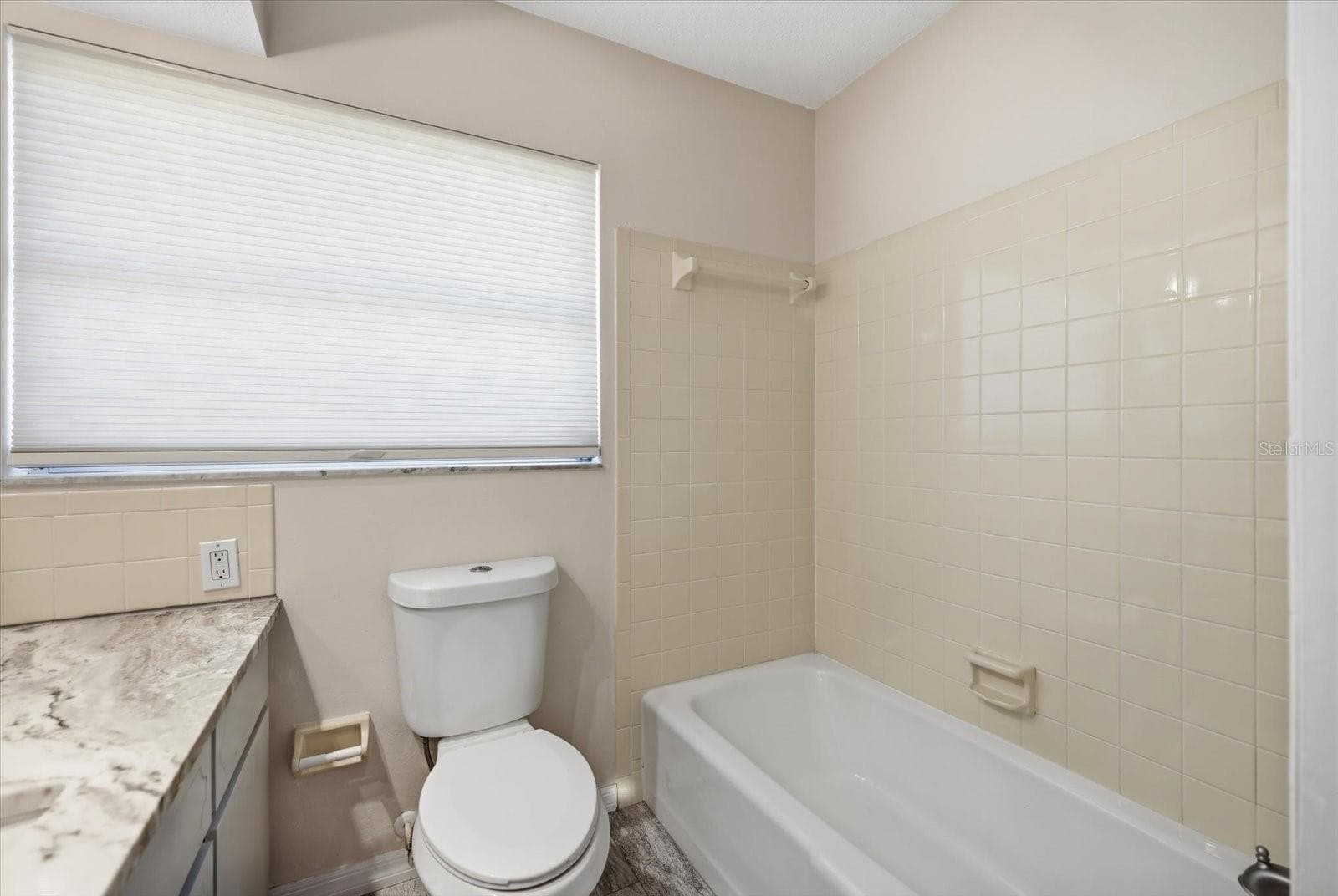 Single Family Residence at 832 S GONDOLA DR, VENICE, photo 34 of 47
