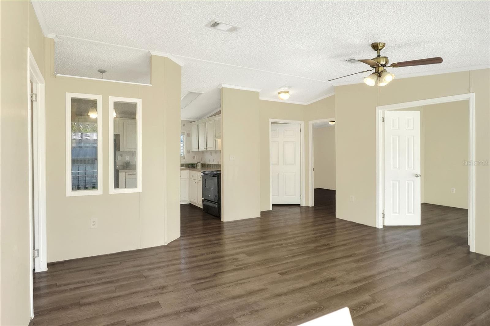Manufactured Home at 3321 PEACHTREE HILL RD, LAKELAND, photo 9 of 37