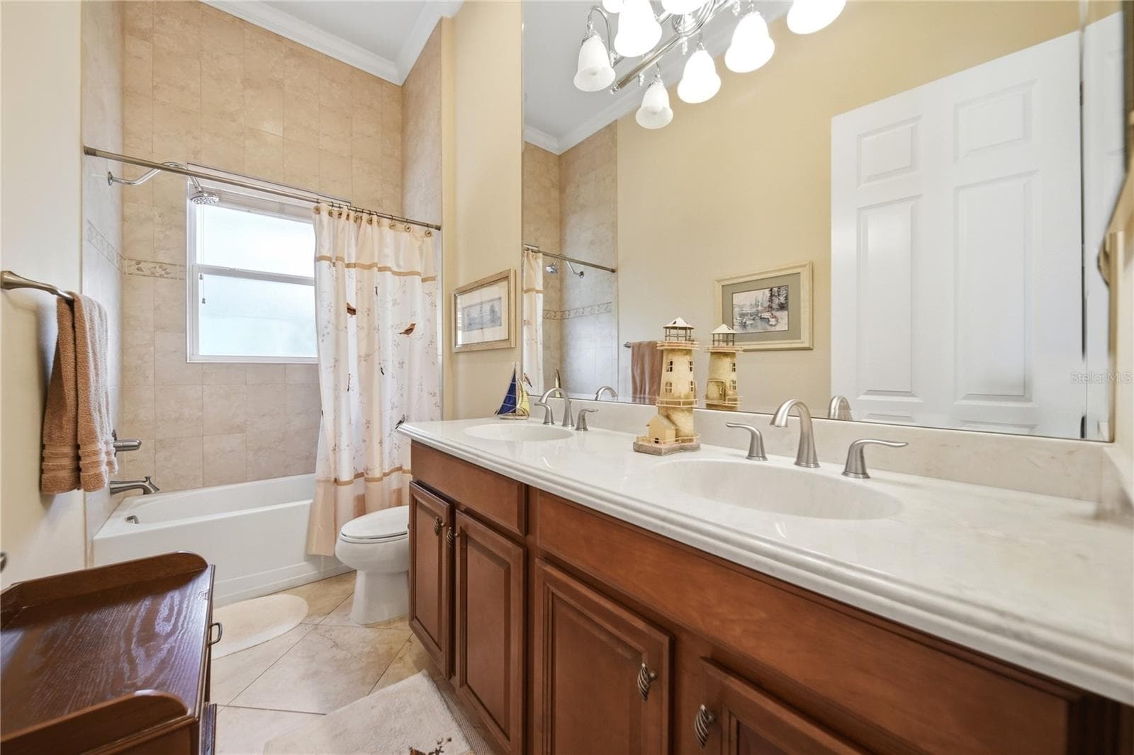 Single Family Residence at 166 BAYOU BEND RD, GROVELAND, photo 16 of 36