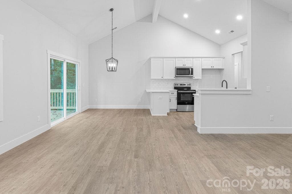 Single Family Residence at 1520 Holly Court NW, Lenoir, photo 5 of 32