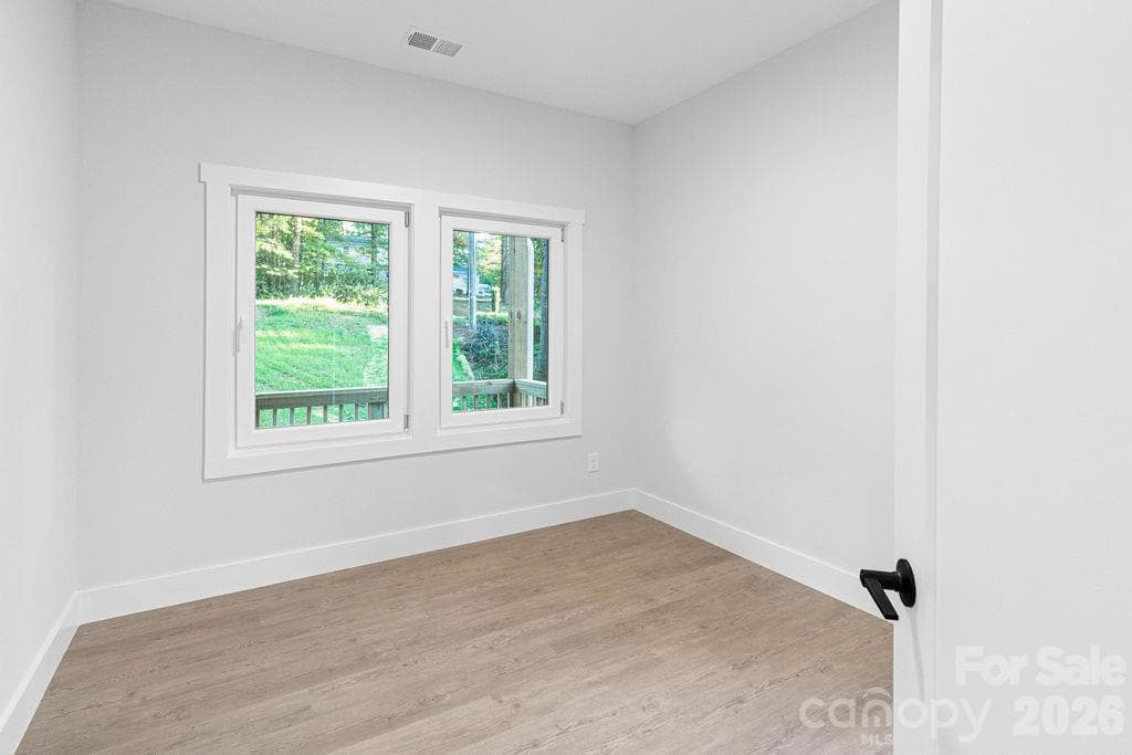 Single Family Residence at 1520 Holly Court NW, Lenoir, photo 15 of 32