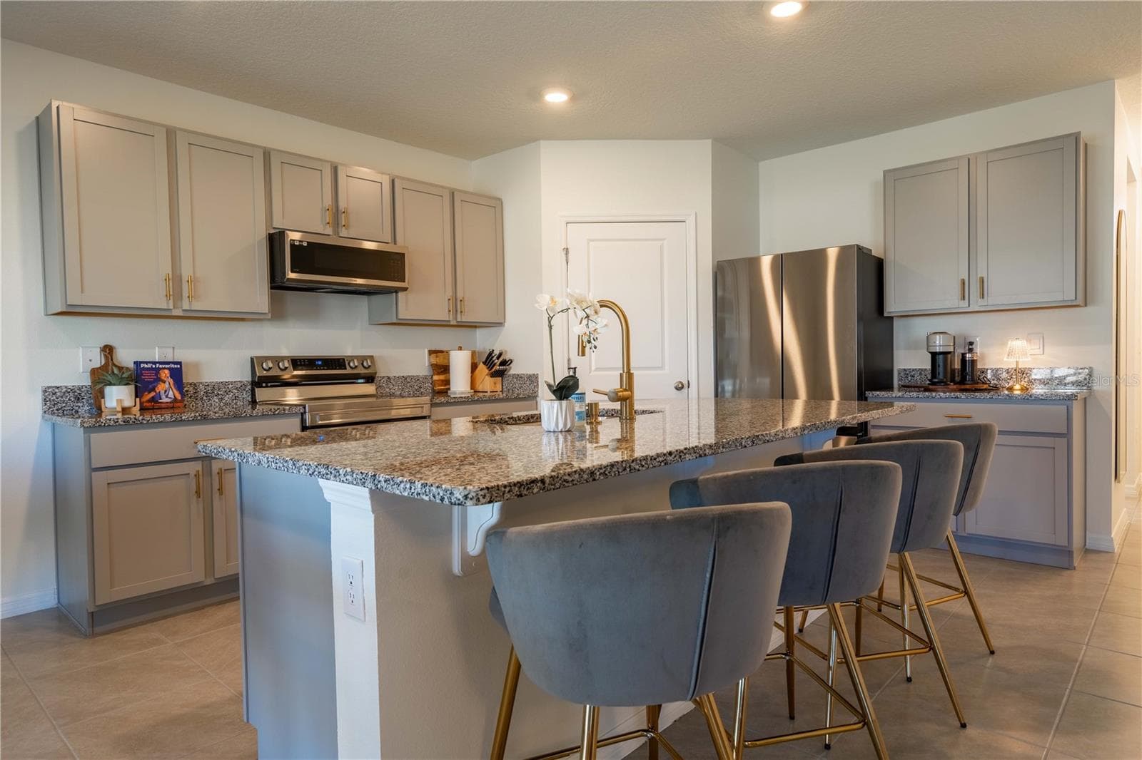 Single Family Residence at 9072 FORGE BREEZE LOOP, WESLEY CHAPEL, photo 7 of 48