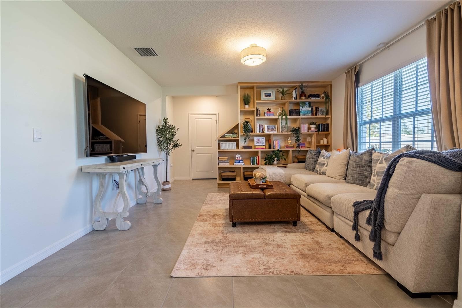 Single Family Residence at 9072 FORGE BREEZE LOOP, WESLEY CHAPEL, photo 15 of 48