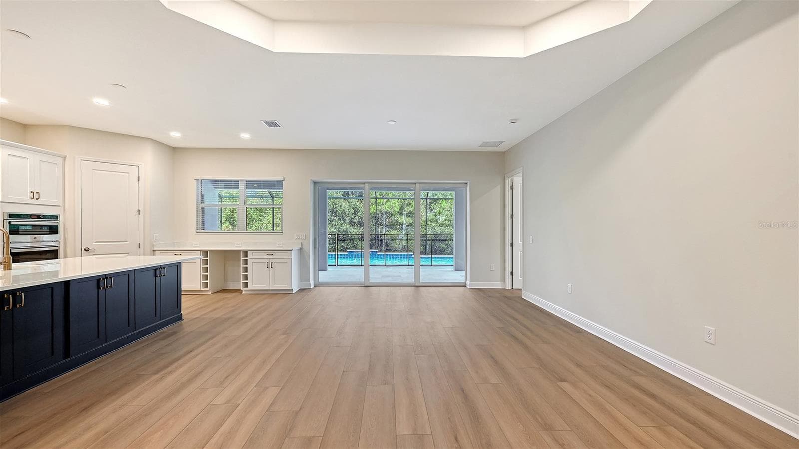 Single Family Residence at 21261 HOLMES CIR, VENICE, photo 16 of 38