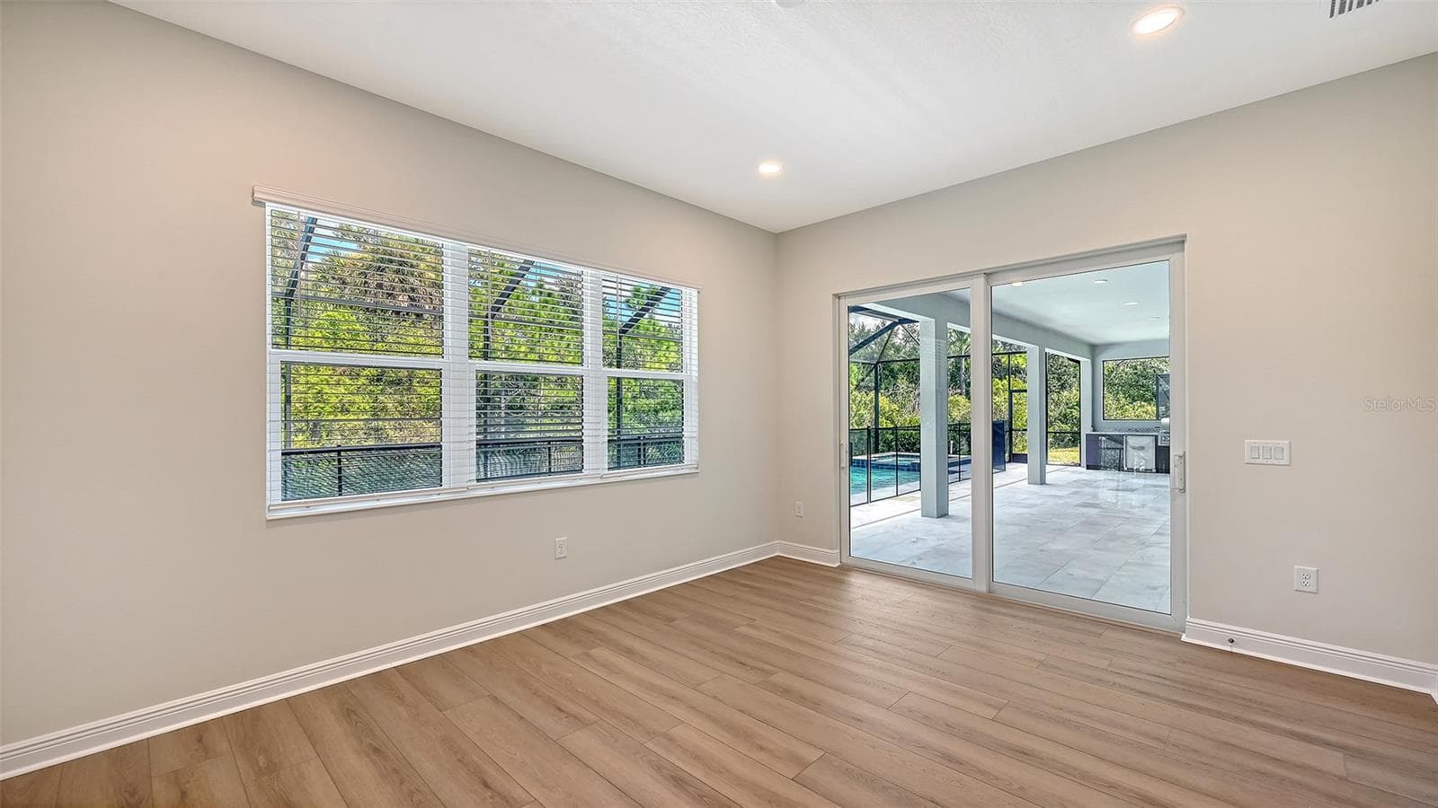 Single Family Residence at 21261 HOLMES CIR, VENICE, photo 22 of 38