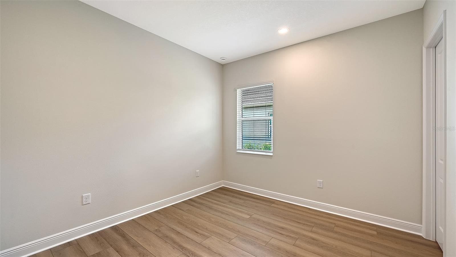 Single Family Residence at 21261 HOLMES CIR, VENICE, photo 32 of 38