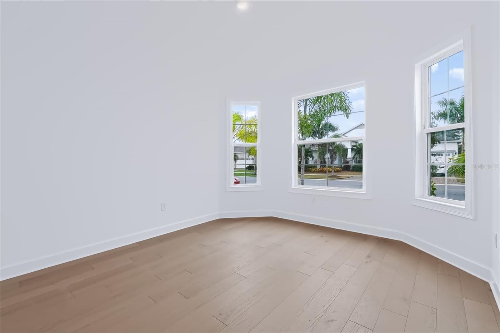 Single Family Residence at 1033 SIGNET DR, APOLLO BEACH, photo 10 of 36