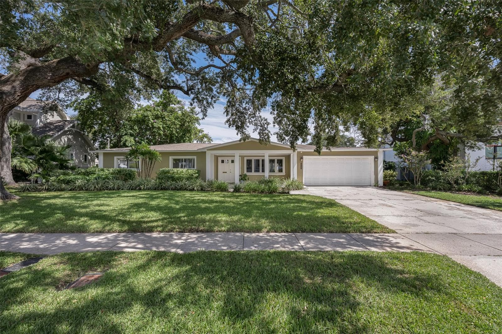 Front - 628 RIVIERA DR, TAMPA