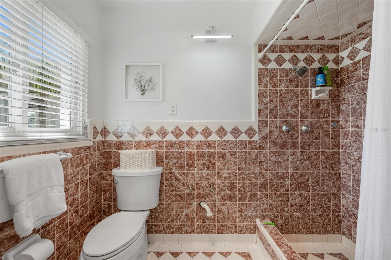 Primary Bathroom - 628 RIVIERA DR, TAMPA