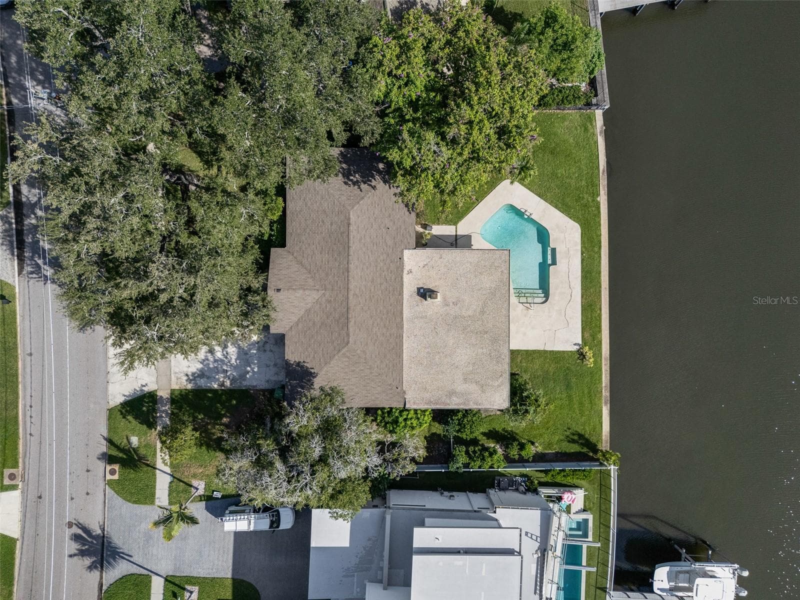 Single Family Residence at 628 RIVIERA DR, TAMPA, photo 30 of 64