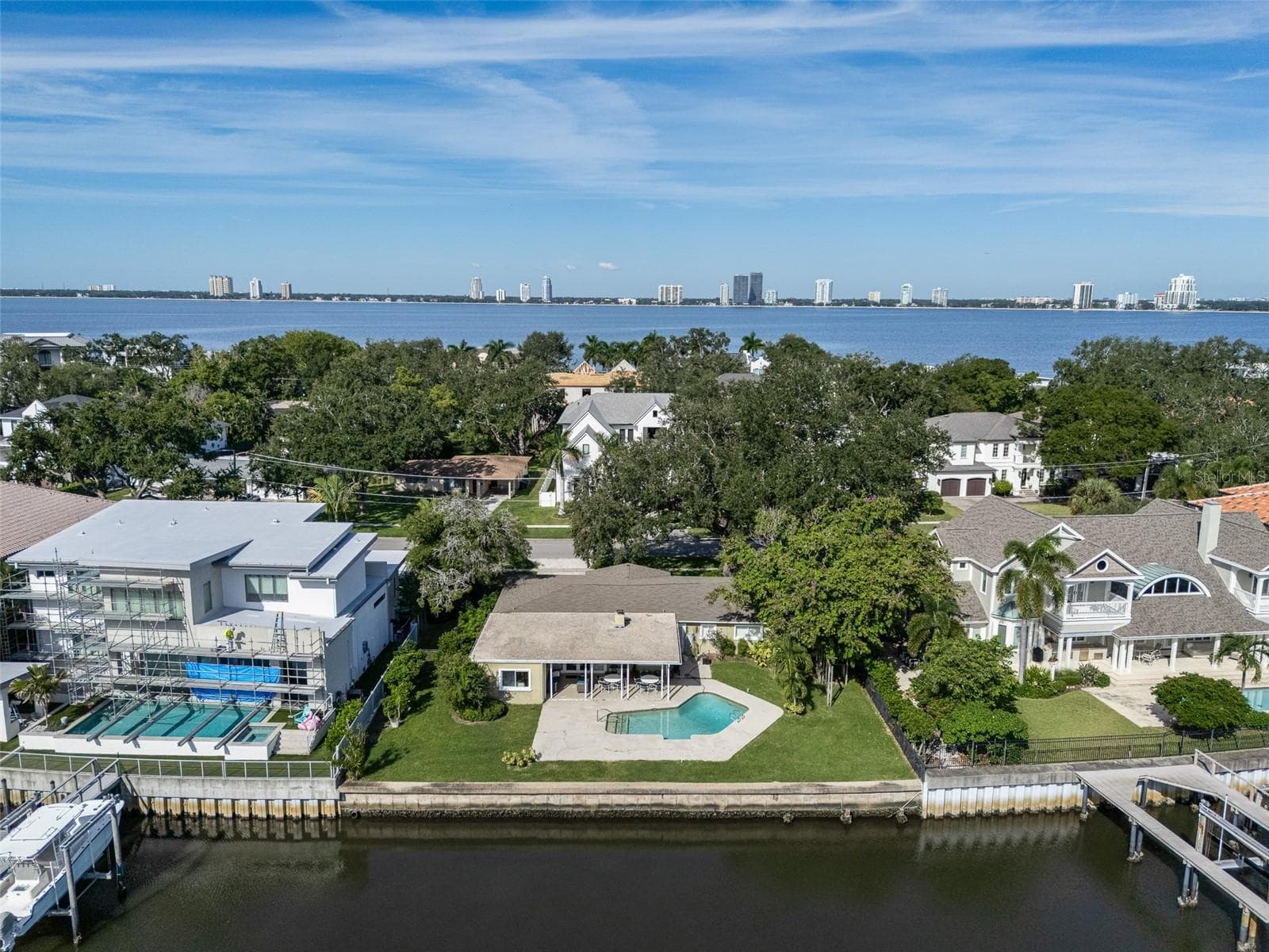 Single Family Residence at 628 RIVIERA DR, TAMPA, photo 32 of 64