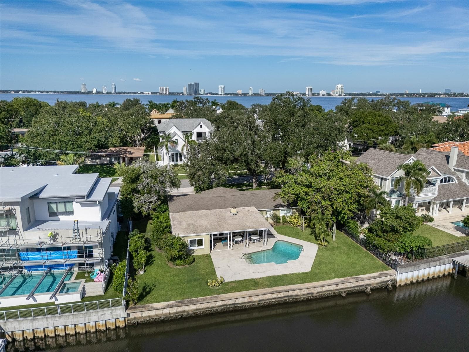 Single Family Residence at 628 RIVIERA DR, TAMPA, photo 35 of 64