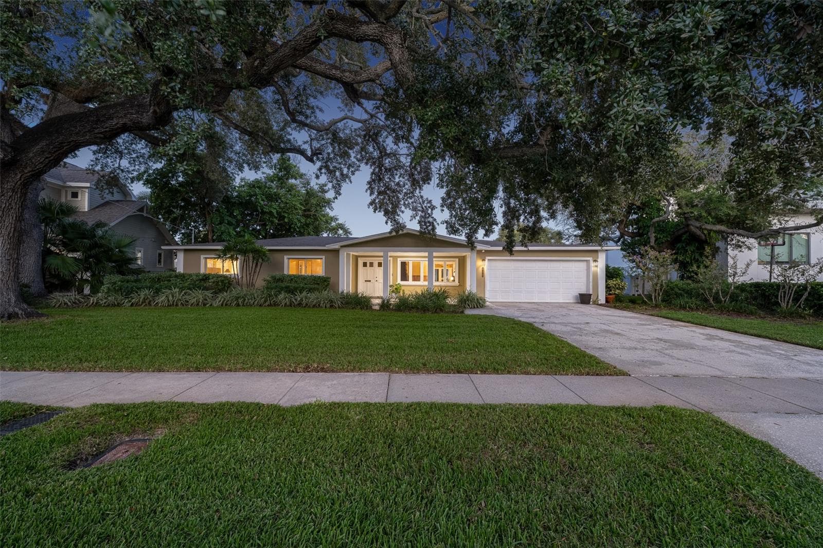 Front - 628 RIVIERA DR, TAMPA