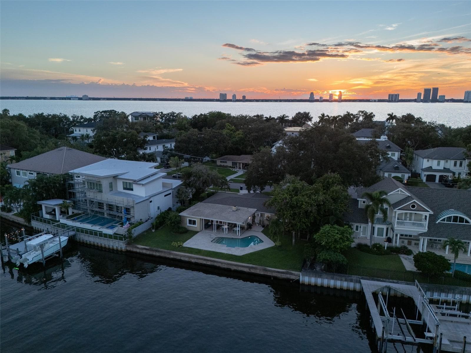 Single Family Residence at 628 RIVIERA DR, TAMPA, photo 54 of 64