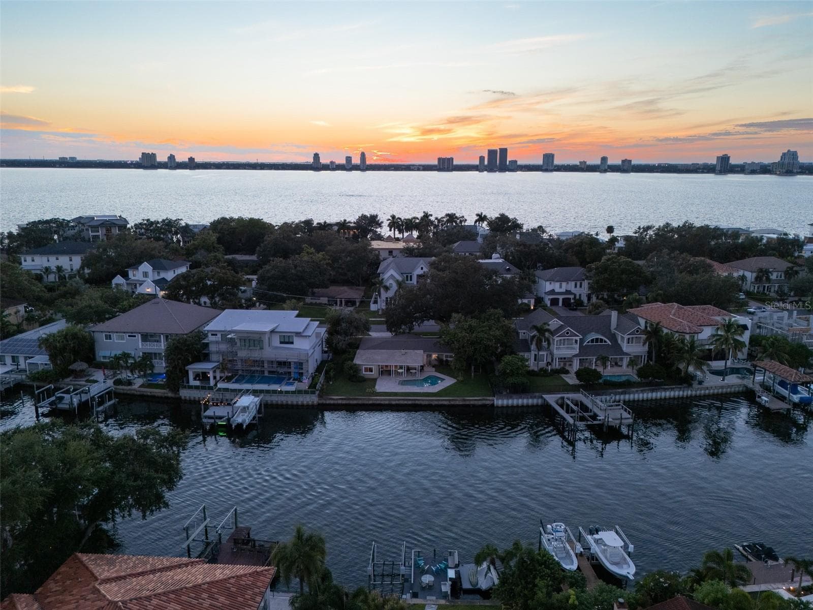 Single Family Residence at 628 RIVIERA DR, TAMPA, photo 58 of 64