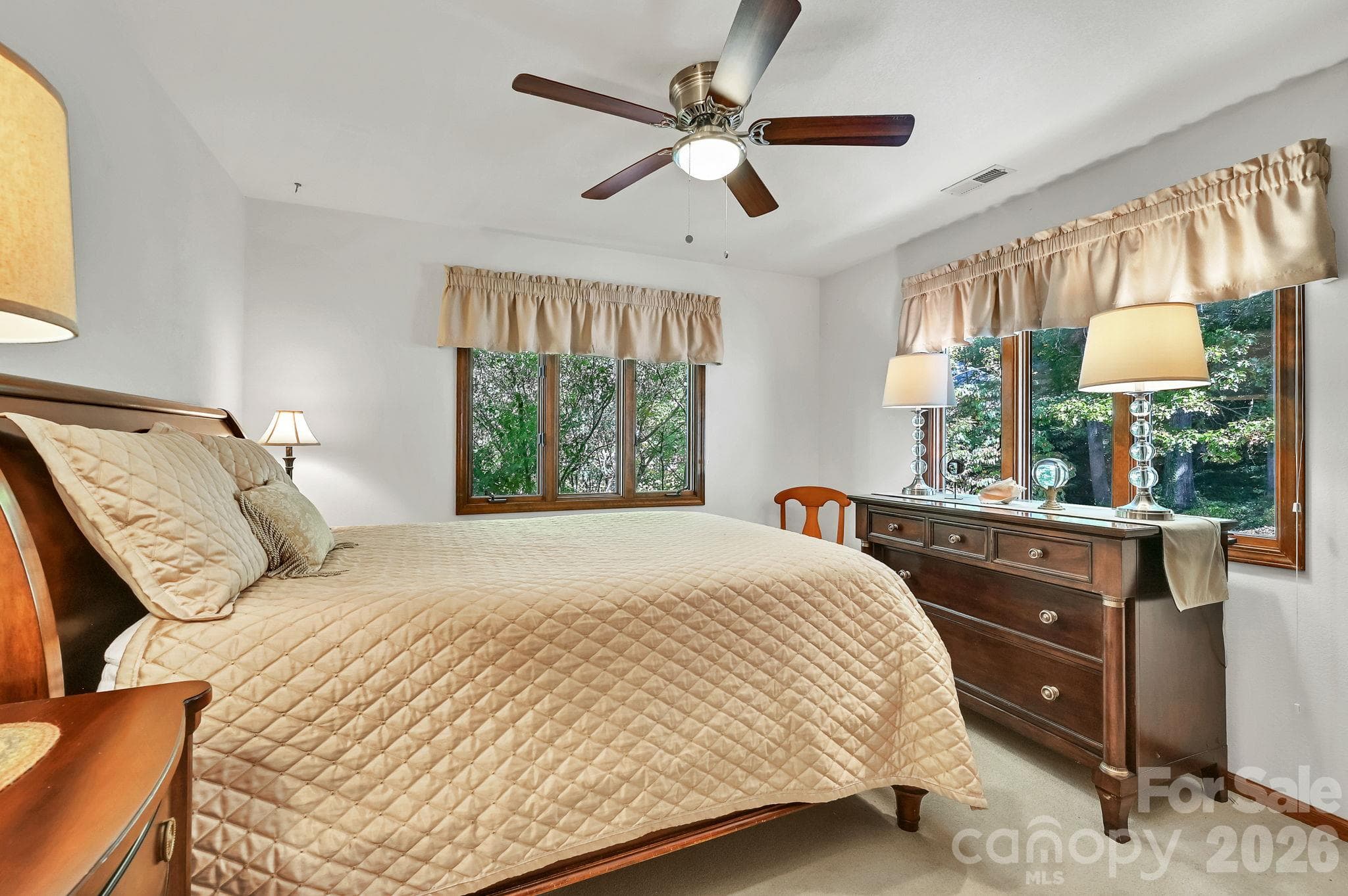 Single Family Residence at 52 Oak Gate Drive, Hendersonville, photo 21 of 42