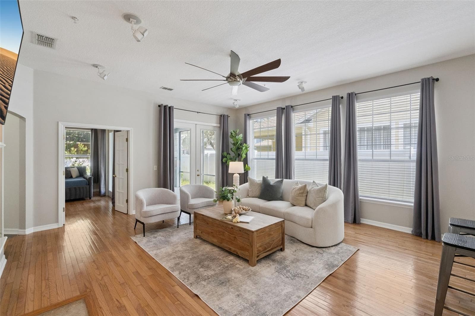 Single Family Residence at 9685 SWEETLEAF ST, ORLANDO, photo 5 of 40