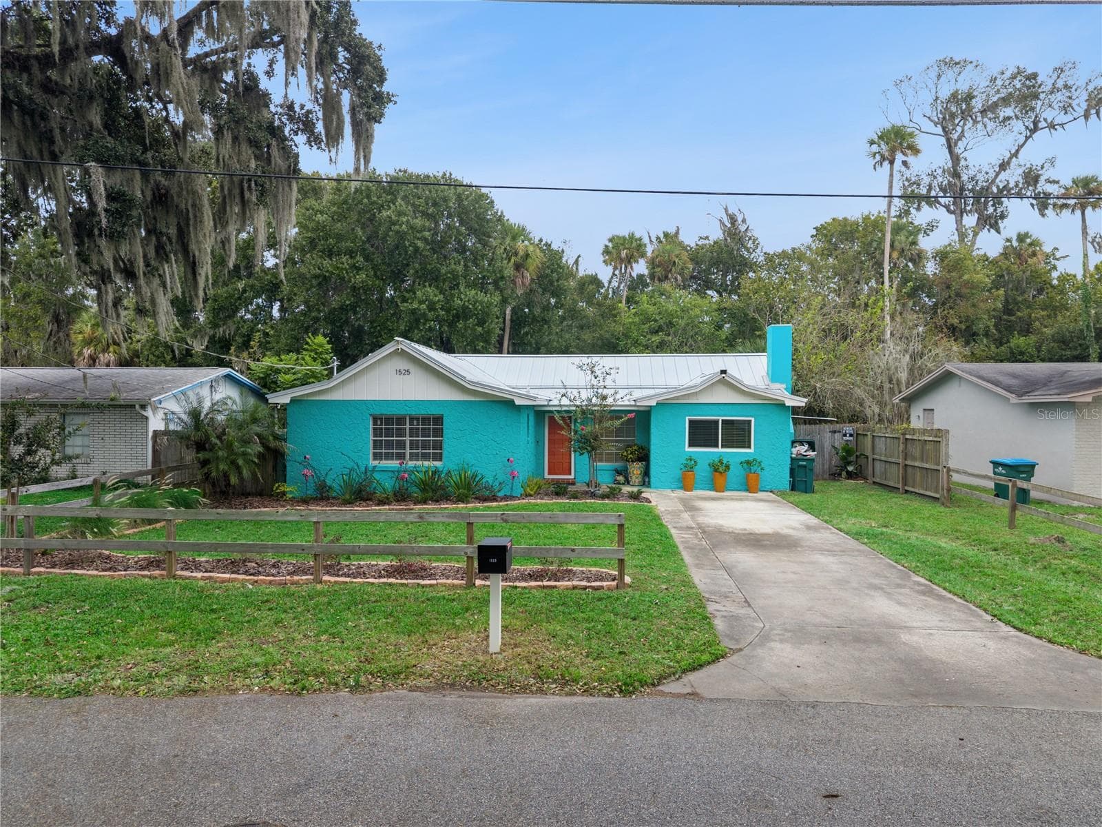 Single Family Residence at 1525 MOBILE AVE, HOLLY HILL, photo 2 of 47