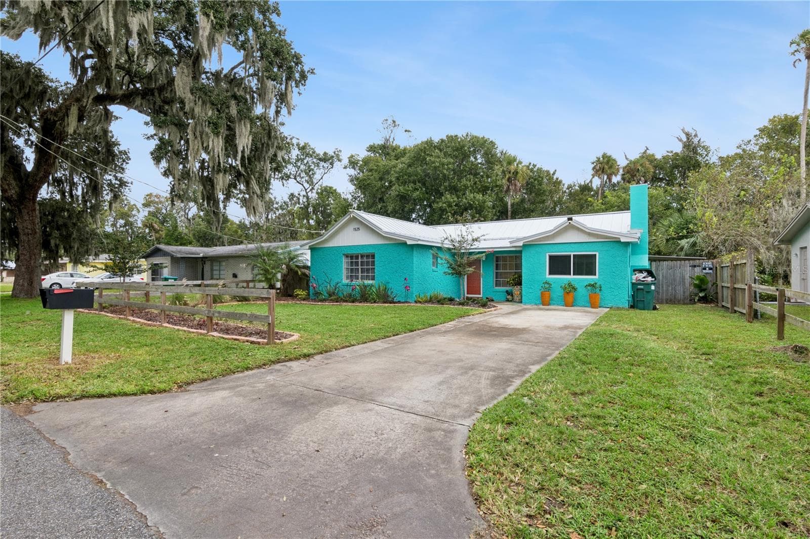 Single Family Residence at 1525 MOBILE AVE, HOLLY HILL, photo 8 of 47