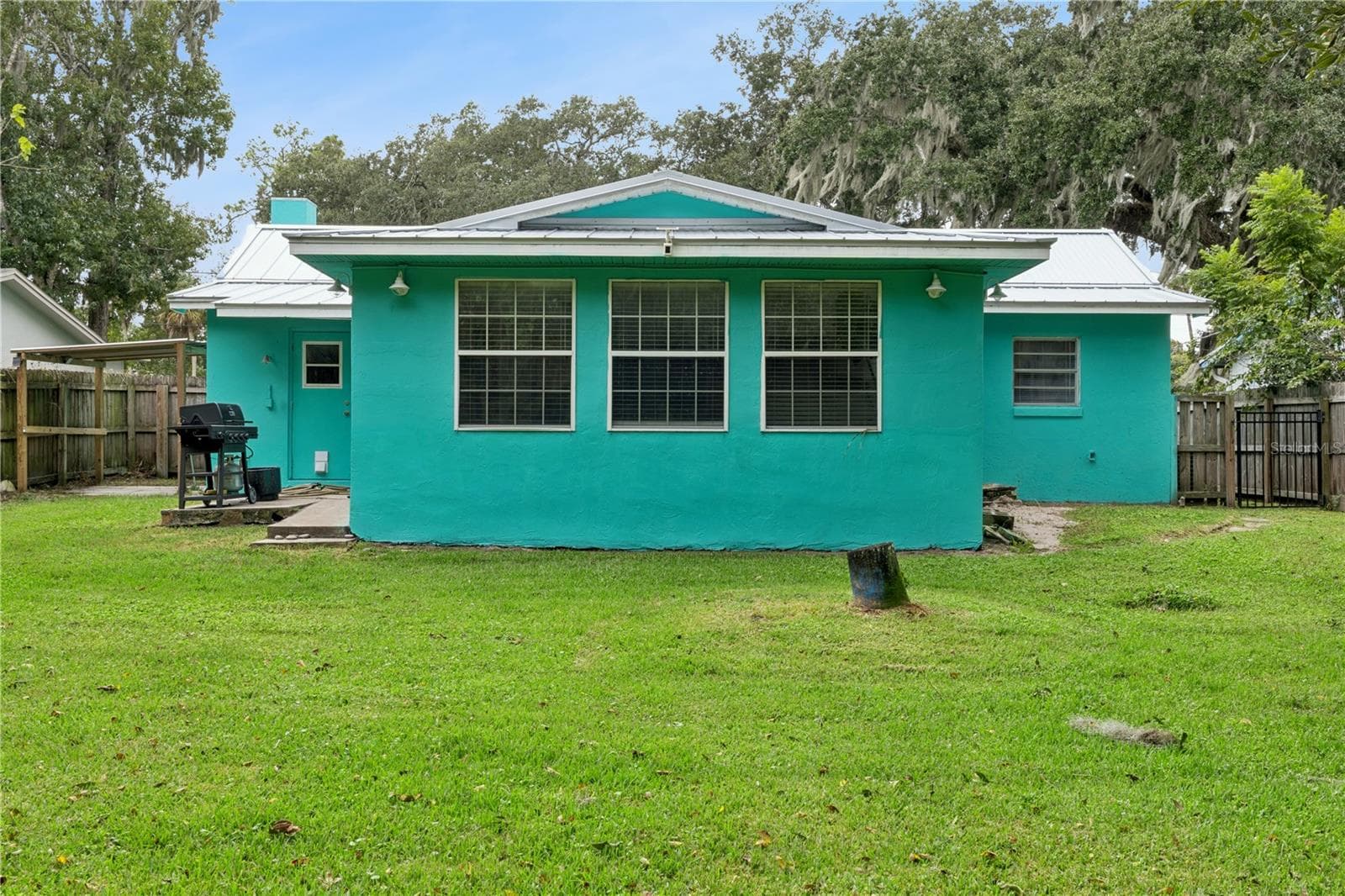 Single Family Residence at 1525 MOBILE AVE, HOLLY HILL, photo 43 of 47