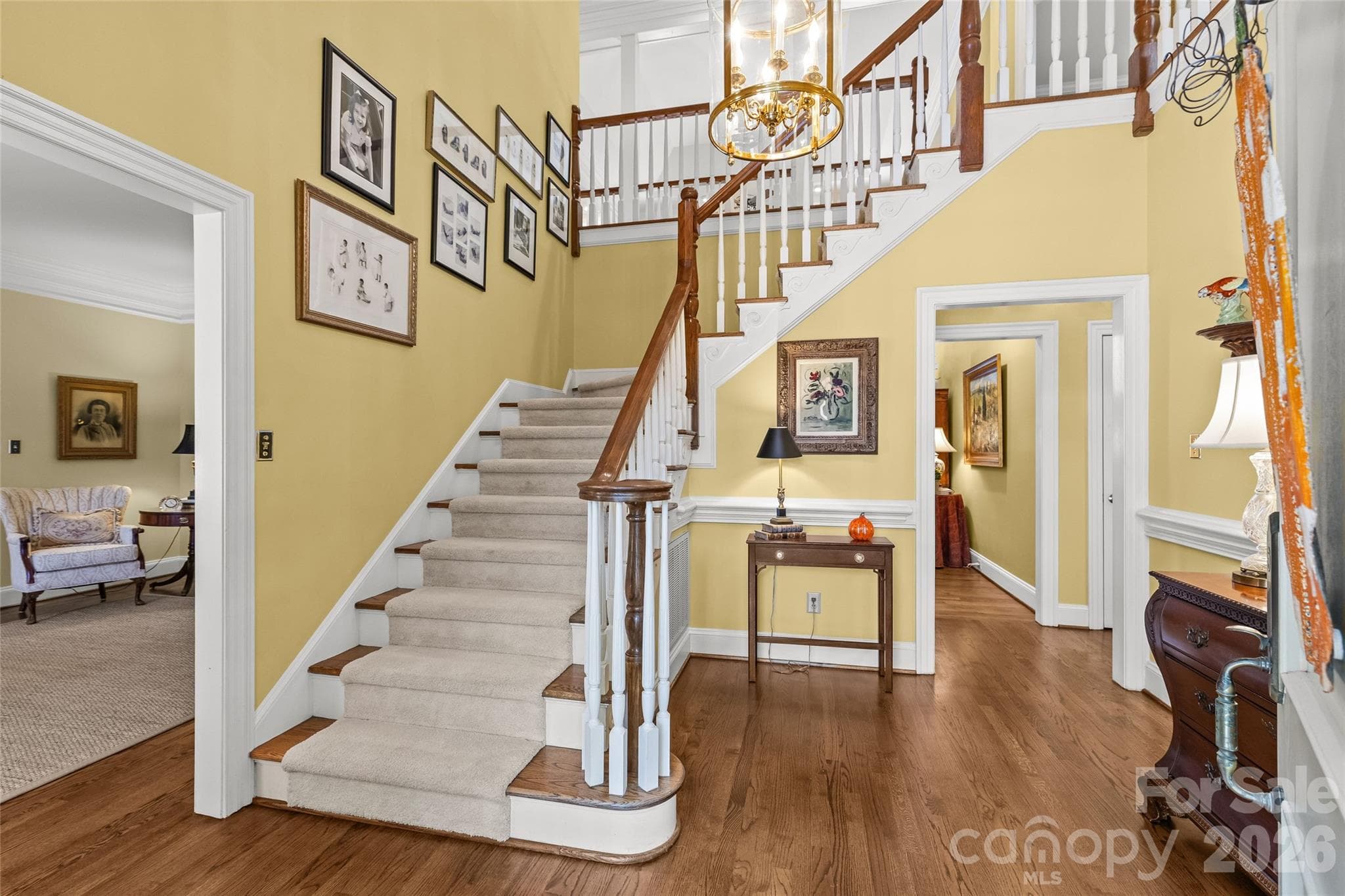 Single Family Residence at 3601 Castellaine Drive, Charlotte, photo 4 of 27