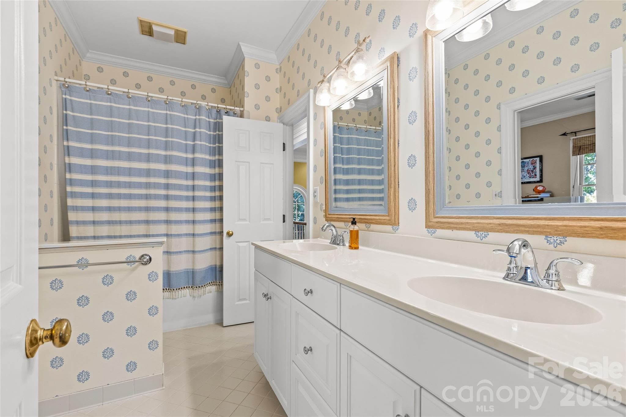 Single Family Residence at 3601 Castellaine Drive, Charlotte, photo 18 of 27