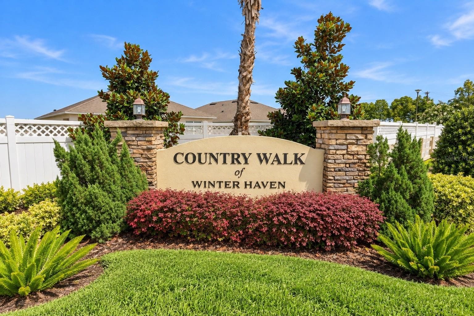 Single Family Residence at 3132 COUNTRY CLUB CIR, WINTER HAVEN, photo 2 of 31