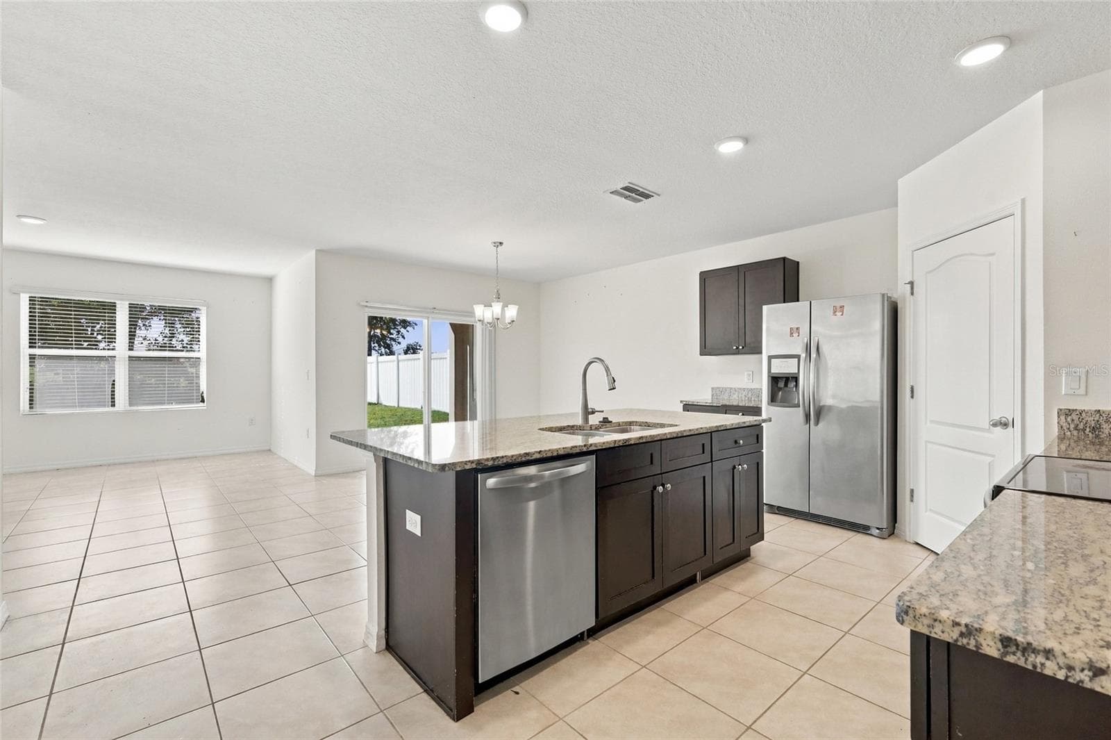 Single Family Residence at 3132 COUNTRY CLUB CIR, WINTER HAVEN, photo 5 of 31