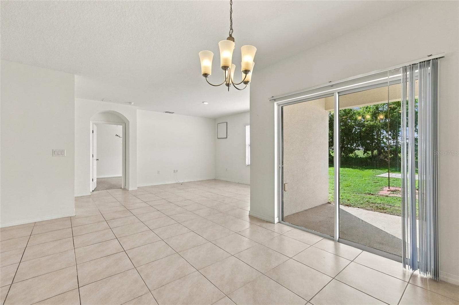Single Family Residence at 3132 COUNTRY CLUB CIR, WINTER HAVEN, photo 9 of 31