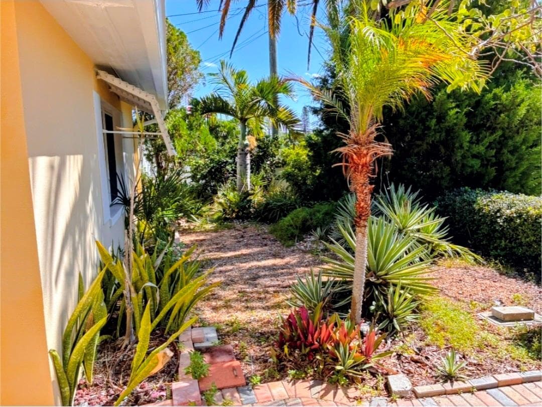 Single Family Residence at 8175 GULF BLVD, ST PETE BEACH, photo 13 of 30