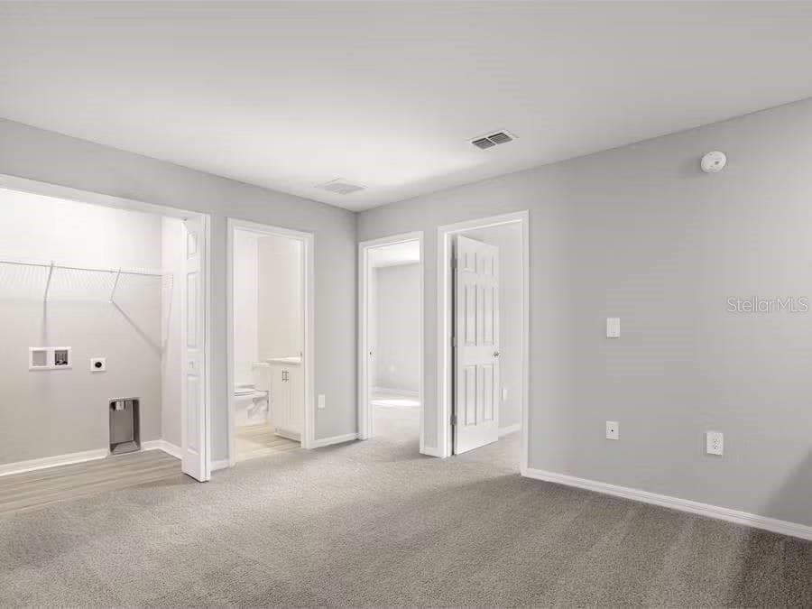 Single Family Residence at 517 VITTORIO DR, WINTER HAVEN, photo 8 of 13