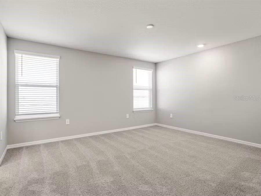 Single Family Residence at 517 VITTORIO DR, WINTER HAVEN, photo 9 of 13