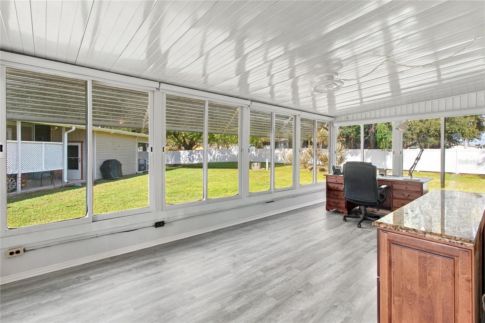 Florida Room, light and bright w/ AC - 808 53RD AVE E #110, BRADENTON