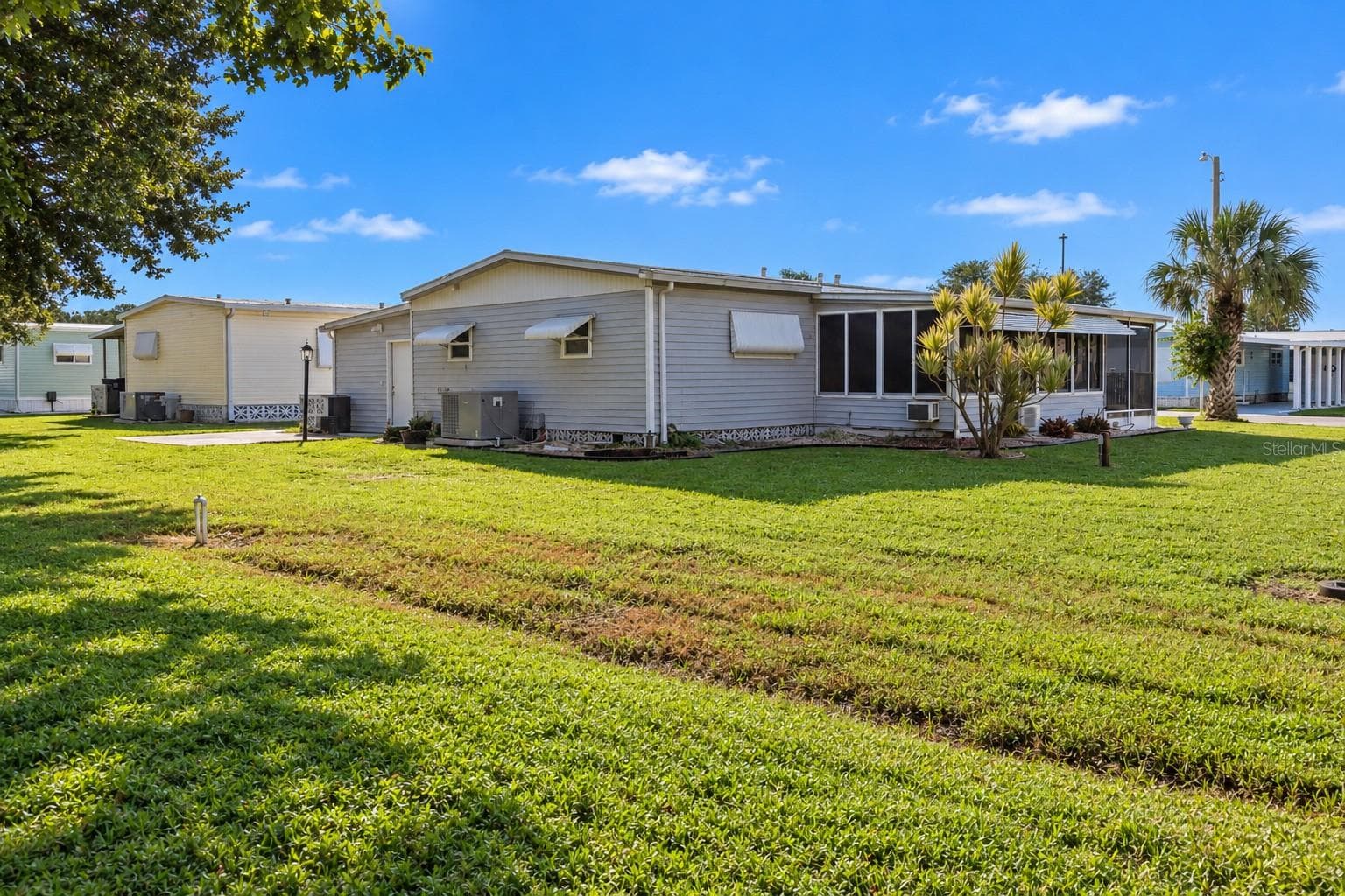 Back Yard - 808 53RD AVE E #110, BRADENTON