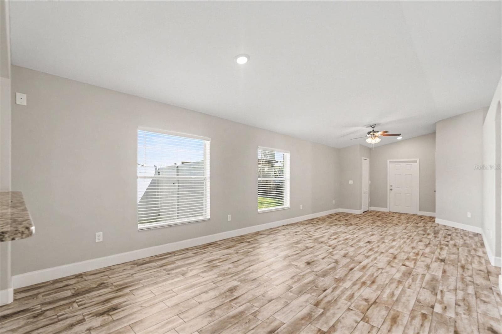 Single Family Residence at 1952 HAWKS VIEW DR, RUSKIN, photo 4 of 15