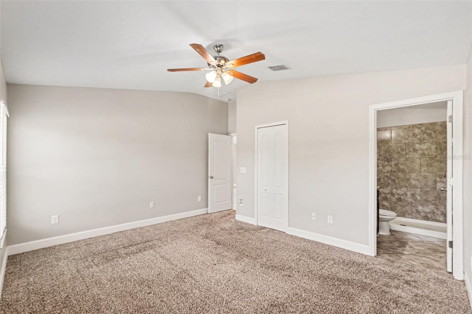 Single Family Residence at 1952 HAWKS VIEW DR, RUSKIN, photo 8 of 15