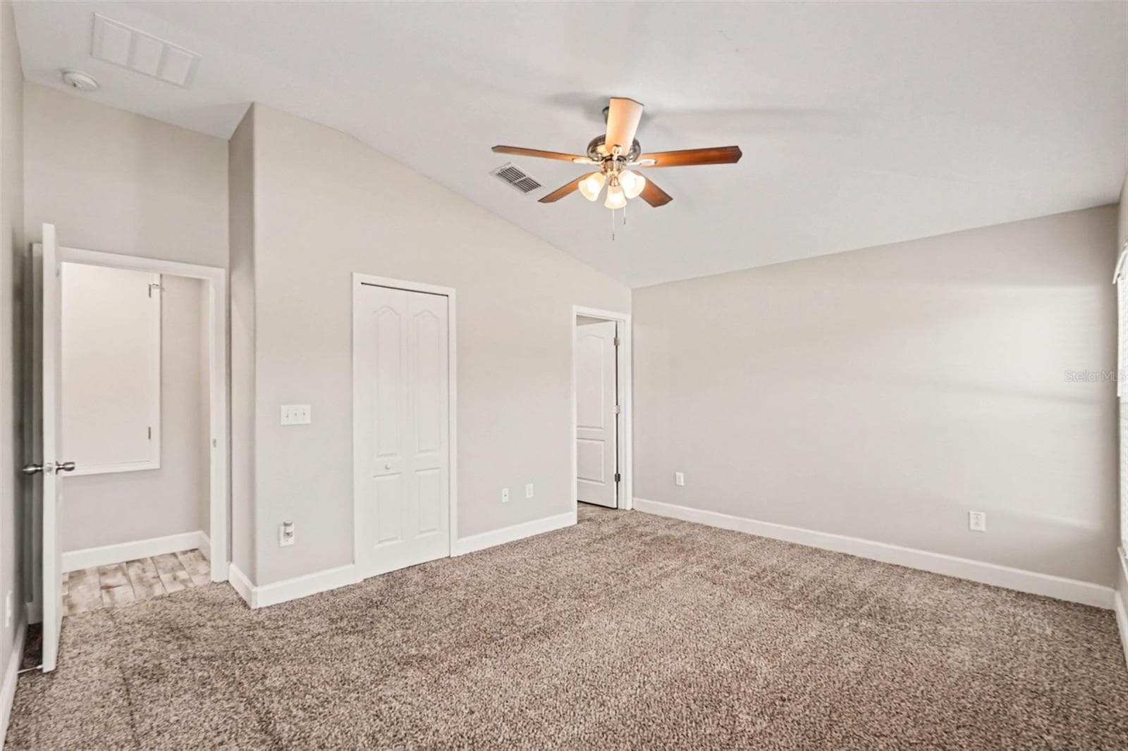 Single Family Residence at 1952 HAWKS VIEW DR, RUSKIN, photo 9 of 15