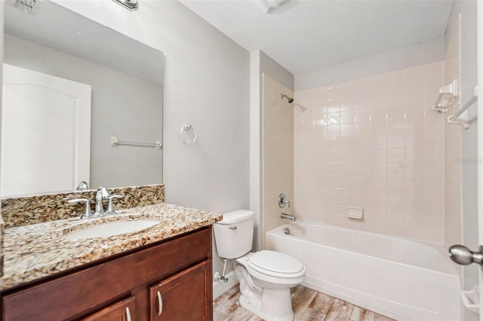 Single Family Residence at 1952 HAWKS VIEW DR, RUSKIN, photo 13 of 15