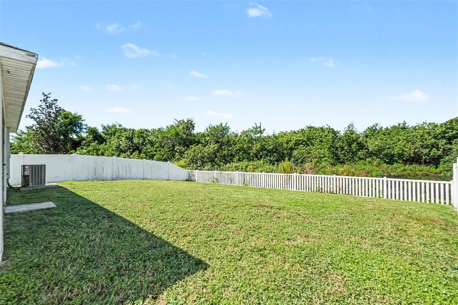 Single Family Residence at 1952 HAWKS VIEW DR, RUSKIN, photo 14 of 15