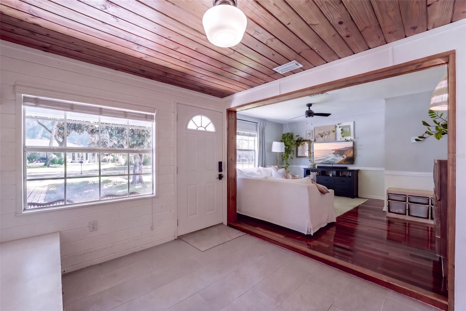 Single Family Residence at 524 S HIGHLAND AVE, WINTER GARDEN, photo 6 of 31