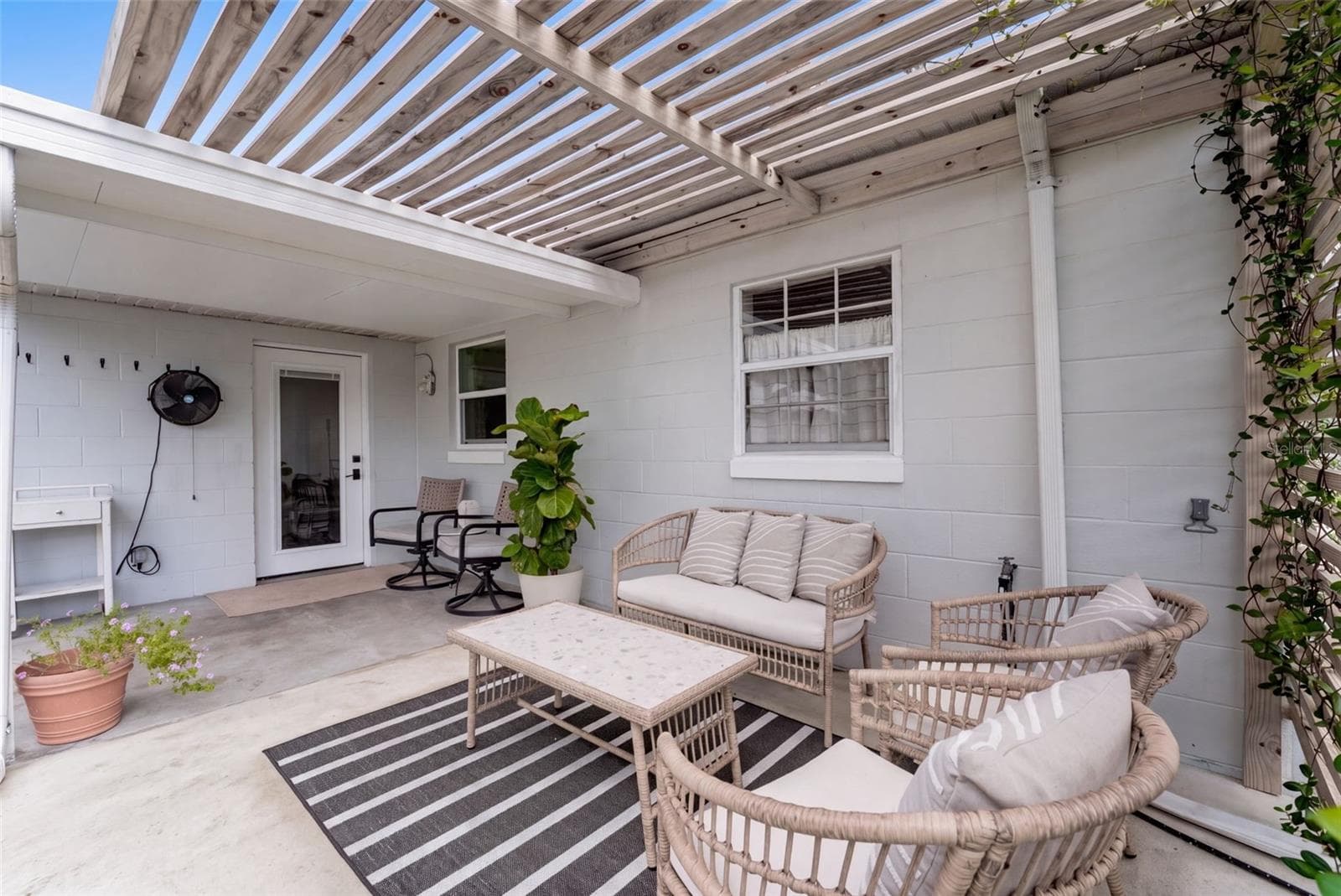 Single Family Residence at 524 S HIGHLAND AVE, WINTER GARDEN, photo 28 of 31