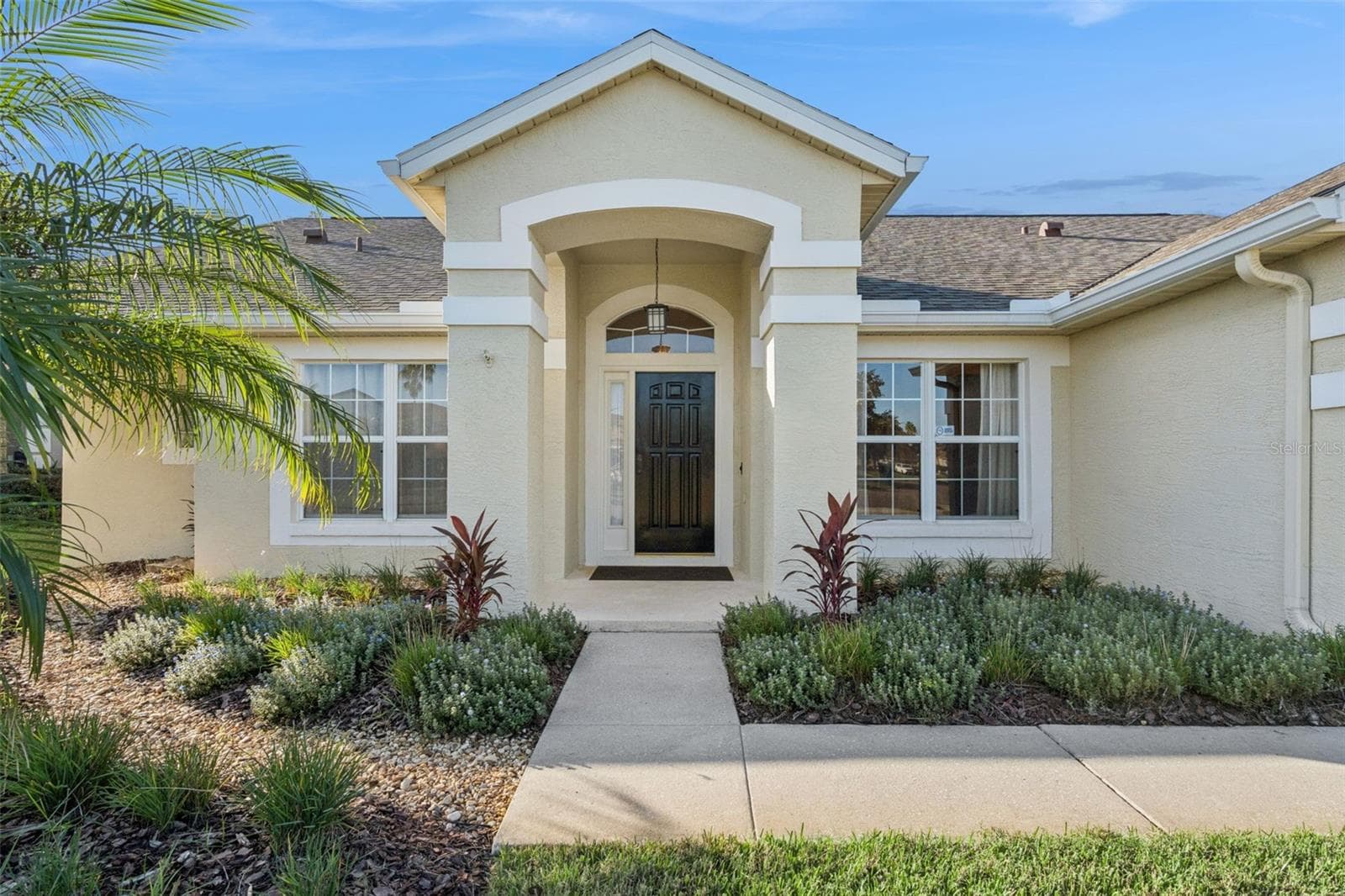 Single Family Residence at 13624 BLUEWATER CIR, ORLANDO, photo 2 of 50