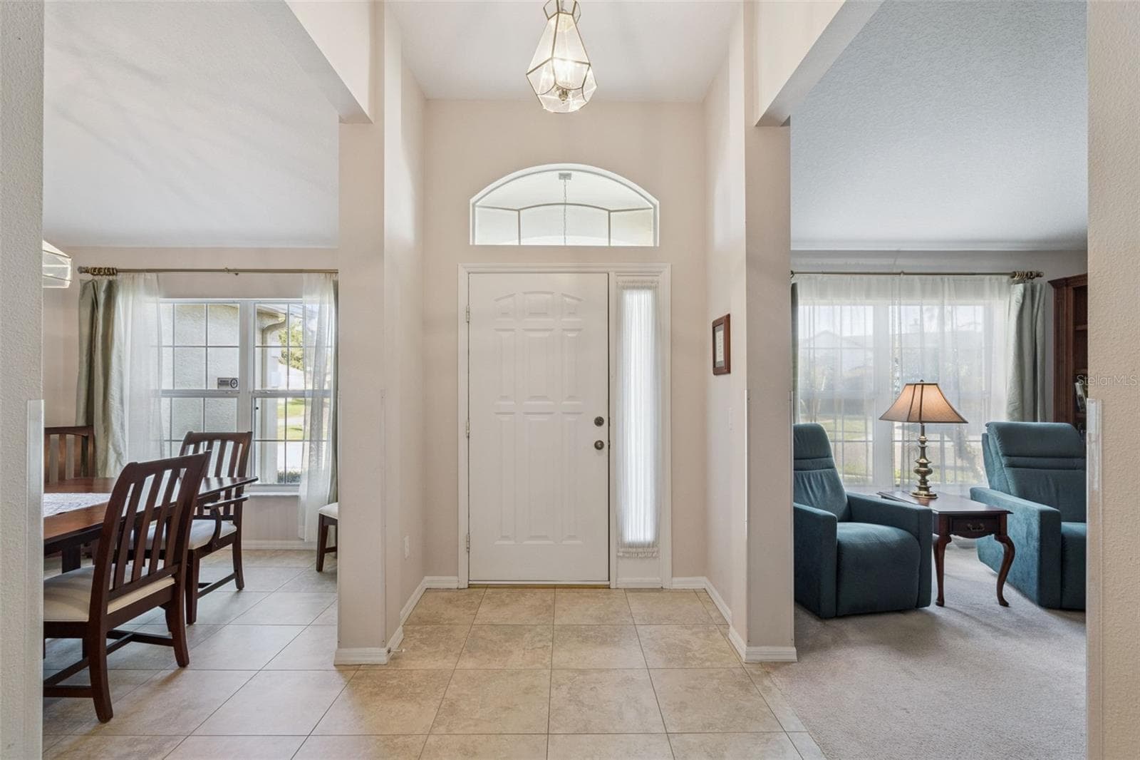 Single Family Residence at 13624 BLUEWATER CIR, ORLANDO, photo 4 of 50