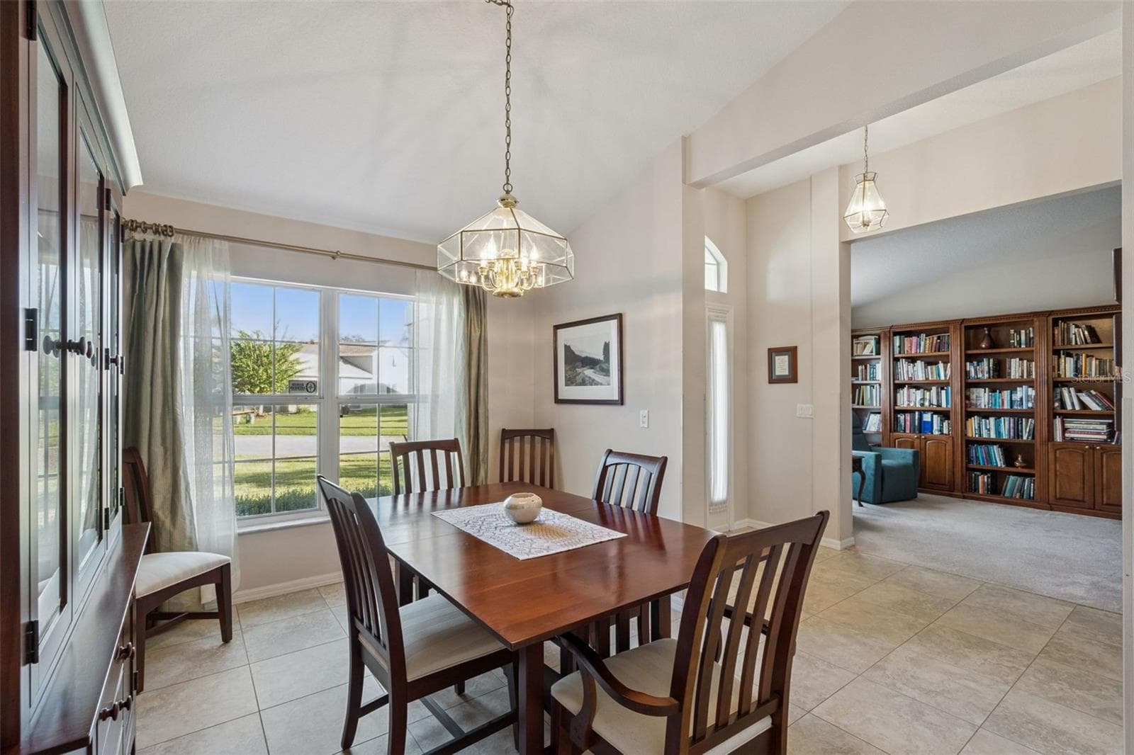 Single Family Residence at 13624 BLUEWATER CIR, ORLANDO, photo 6 of 50
