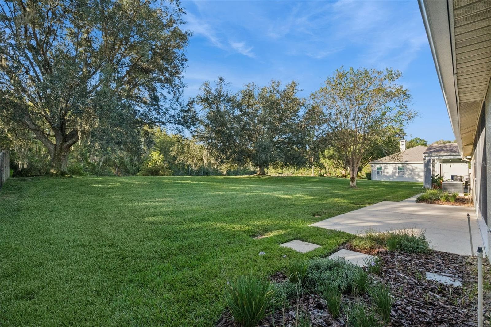 Huge YARD with pond and conservation! - 13624 BLUEWATER CIR, ORLANDO