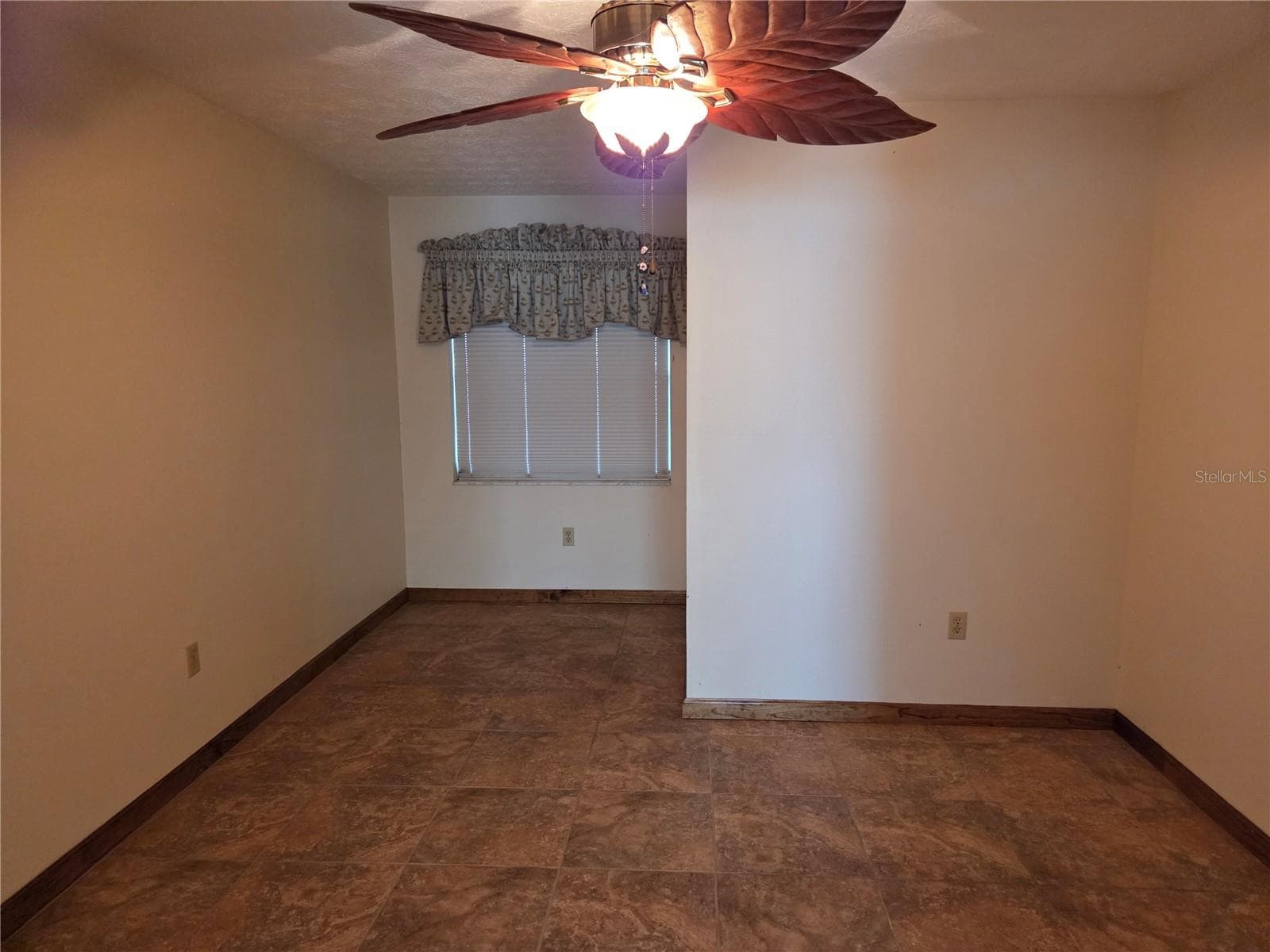Single Family Residence at 970 CR 467, LAKE PANASOFFKEE, photo 13 of 32
