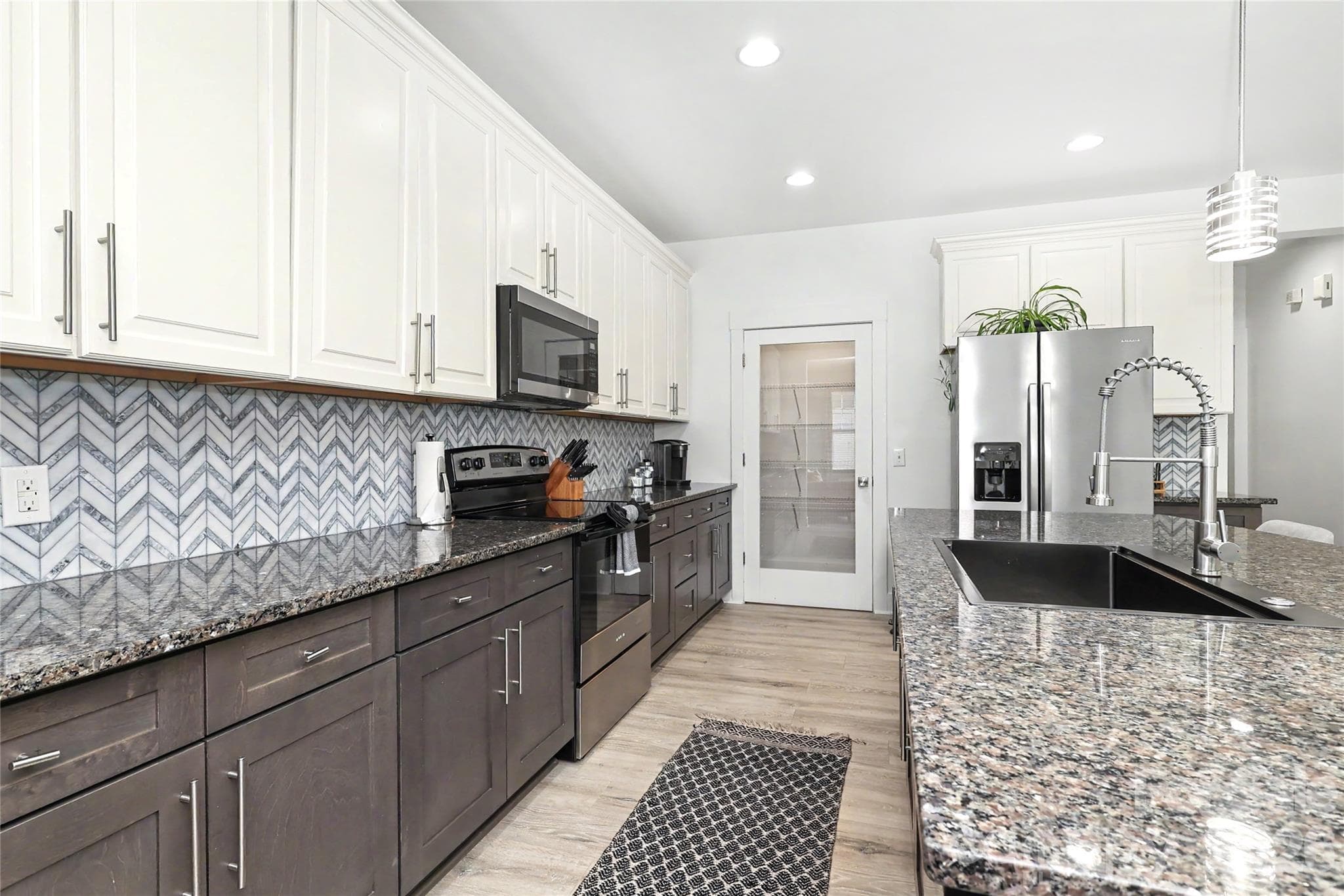Single Family Residence at 2420 Double Oaks Road, Charlotte, photo 11 of 45