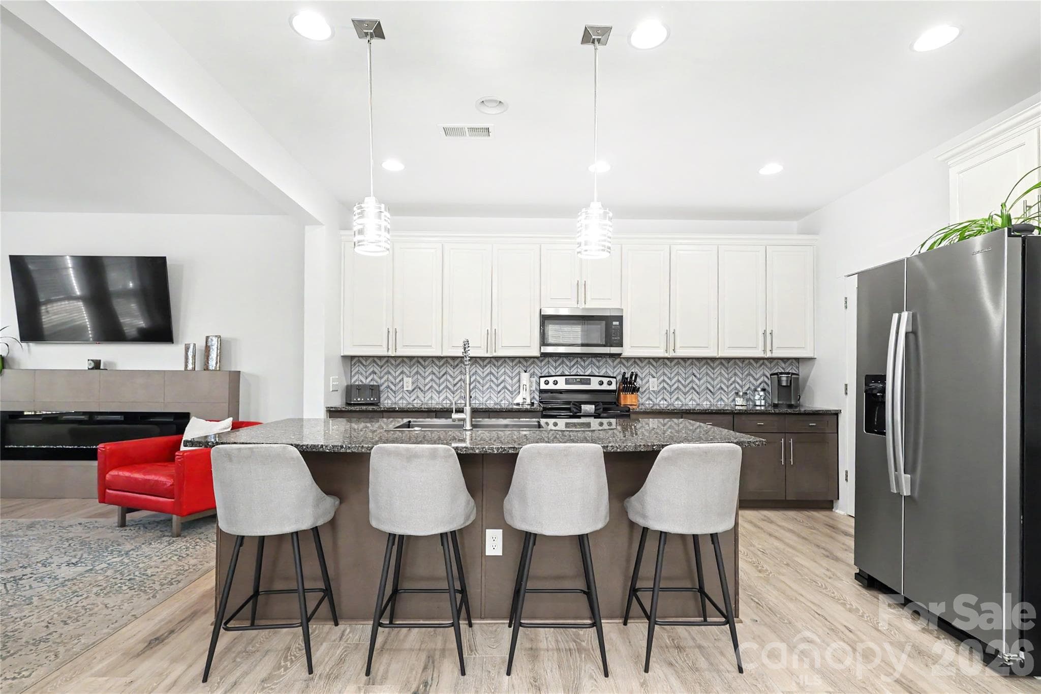 Single Family Residence at 2420 Double Oaks Road, Charlotte, photo 12 of 45