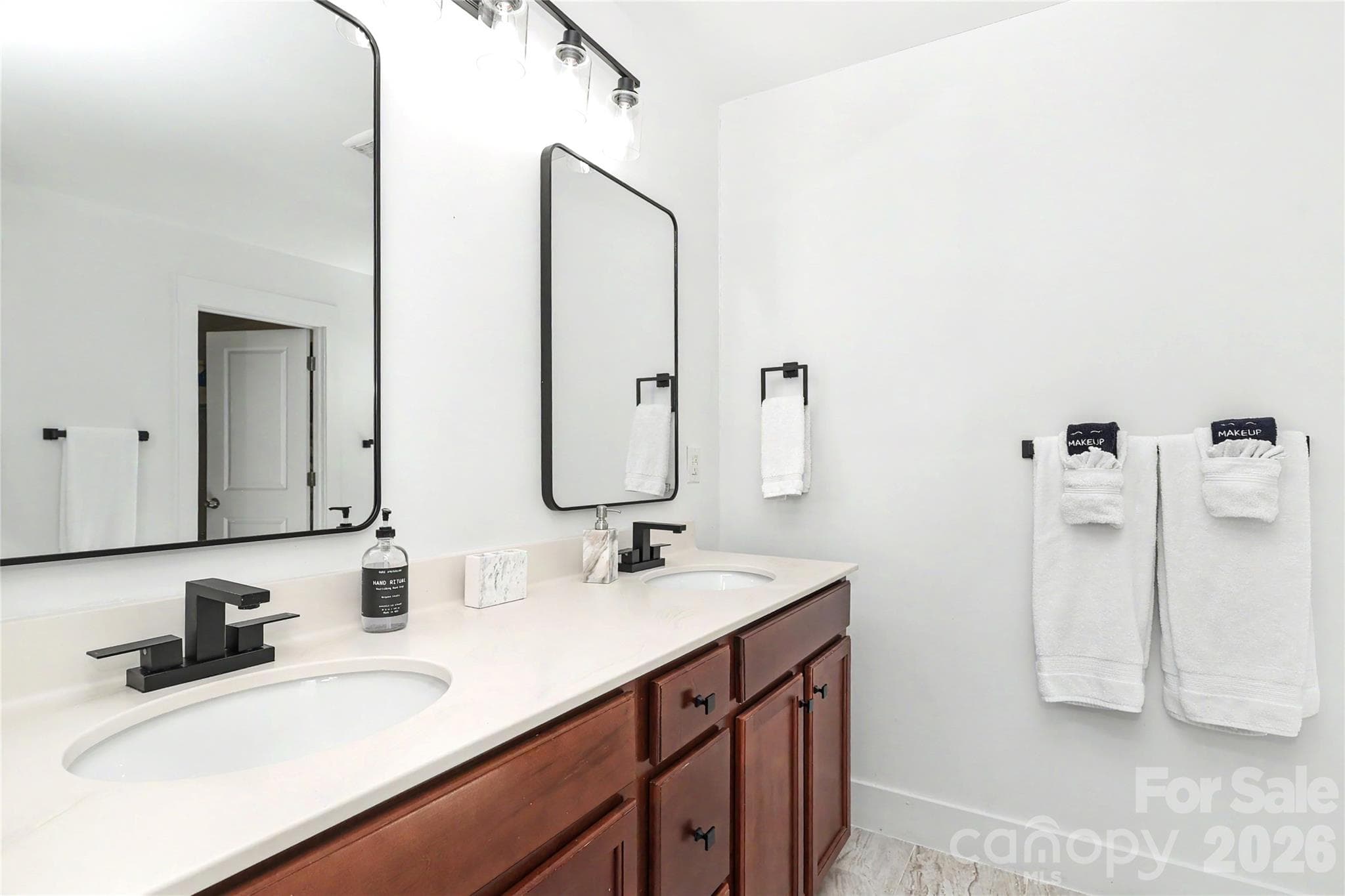 Single Family Residence at 2420 Double Oaks Road, Charlotte, photo 23 of 45